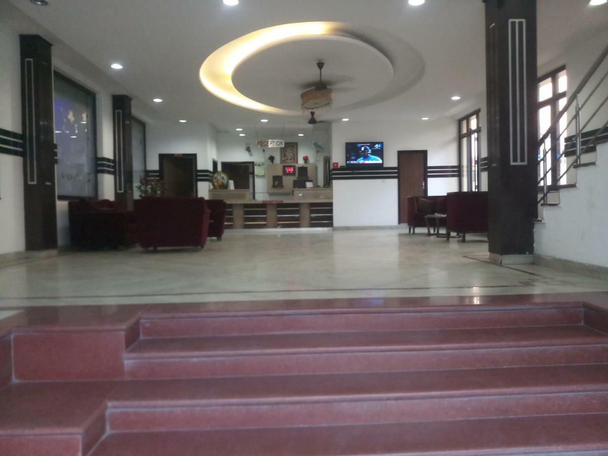 Haldwāni Hotel Vindhwashni מראה חיצוני תמונה