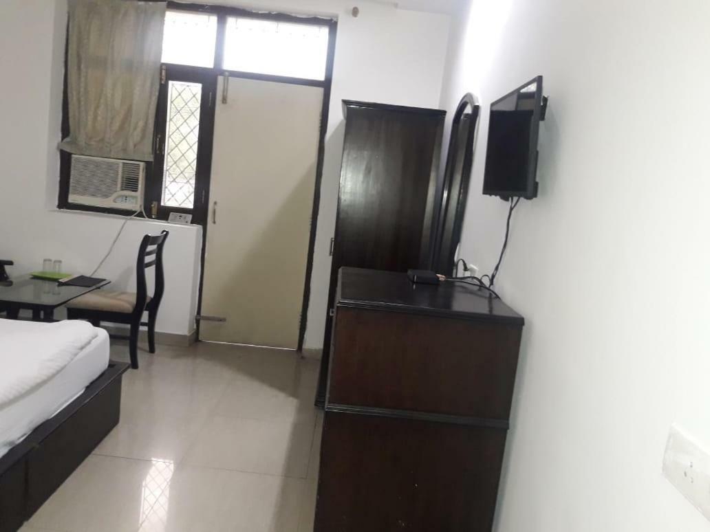Haldwāni Hotel Vindhwashni מראה חיצוני תמונה